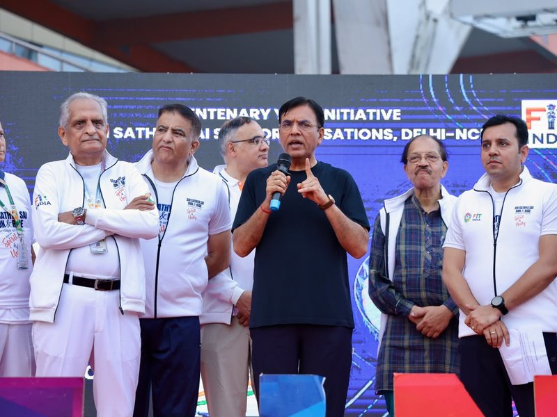 Dr Mansukh Mandaviya leads nationwide 80th edition of Fit India Sundays on Cycle in collaboration with Sri Sathya Sai Seva Organisations. Photo credit: SAI Media