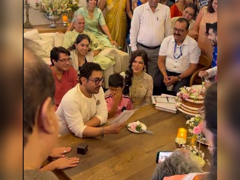 Junaid & Ira Khan clap for dad Aamir Khan as he takes Gauri Spratt as his third  'lawfully wedded wife' 