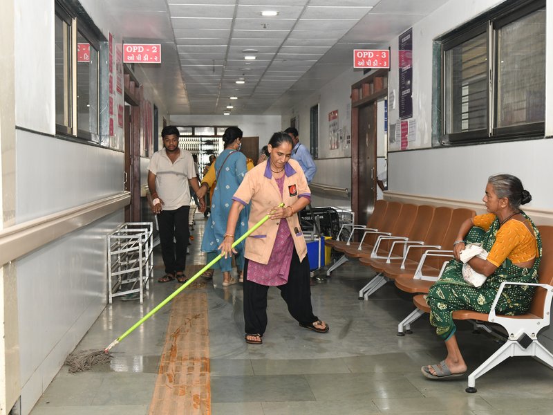 Gujarat hospital removes 79 kg of waste, launches maintenance drive under cleanliness campaign