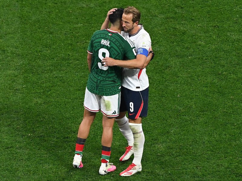 Aguirre apologizes after Mexico World Cup exit