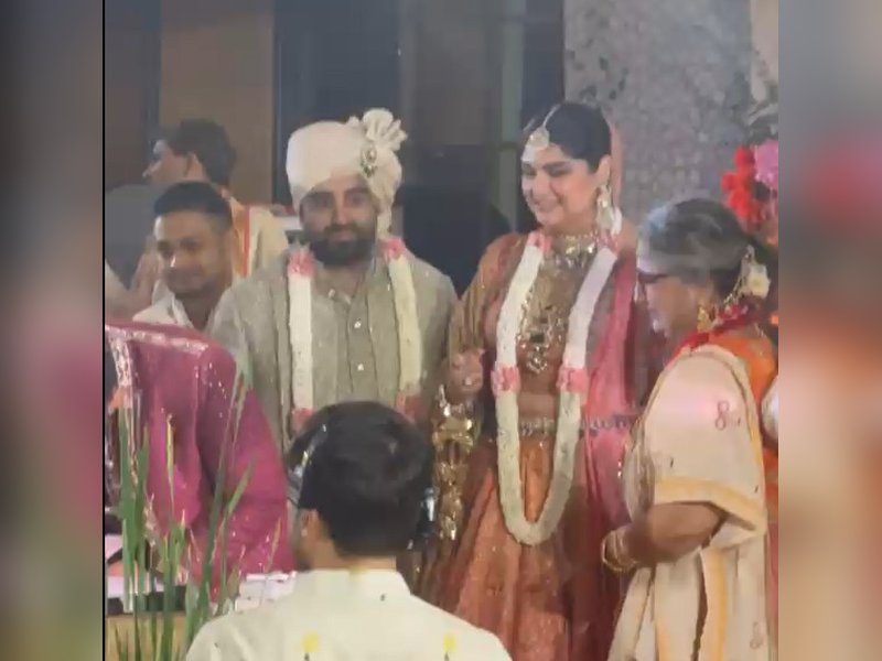 Anshula Kapoor gets hitched to Rohan Thakkar, traditional pheras followed by a registered marriage 