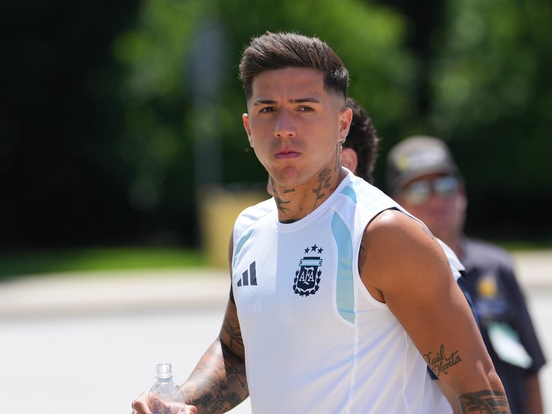 Manchester City stay interested in Chelsea's Enzo Fernandez despite missing deadline bid