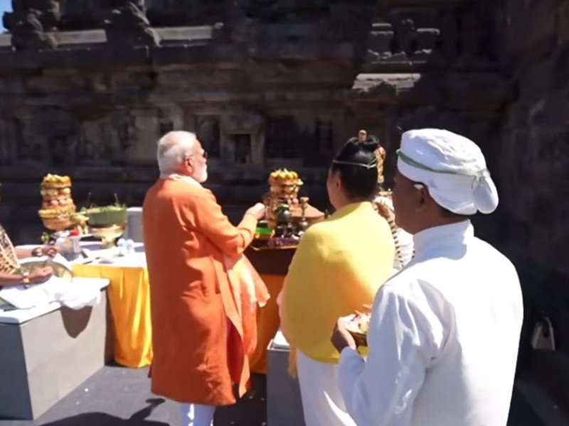 PM Modi offers prayers at Prambanan Temple, inaugurates restoration project with Indonesian Prez 