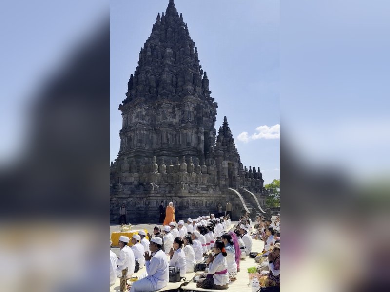 Indonesia: 'Om Namah Shivay' chants resonate through sacred Prambanan Temple as PM Modi offers prayers 