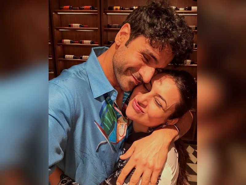 Vivek Dahiya, Divyanka Tripathi celebrate 10th wedding anniversary, first as parents to twin boys