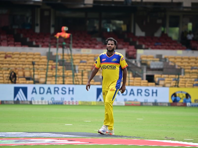 Vyshak Vijaykumar, Arbind Kumar Rai fire Mysuru Warriors into knockout rounds of the Maharaja Trophy KSCA T20 at the M. Chinnaswamy Stadium in Bengaluru on Wednesday. Photo credit: KSCA