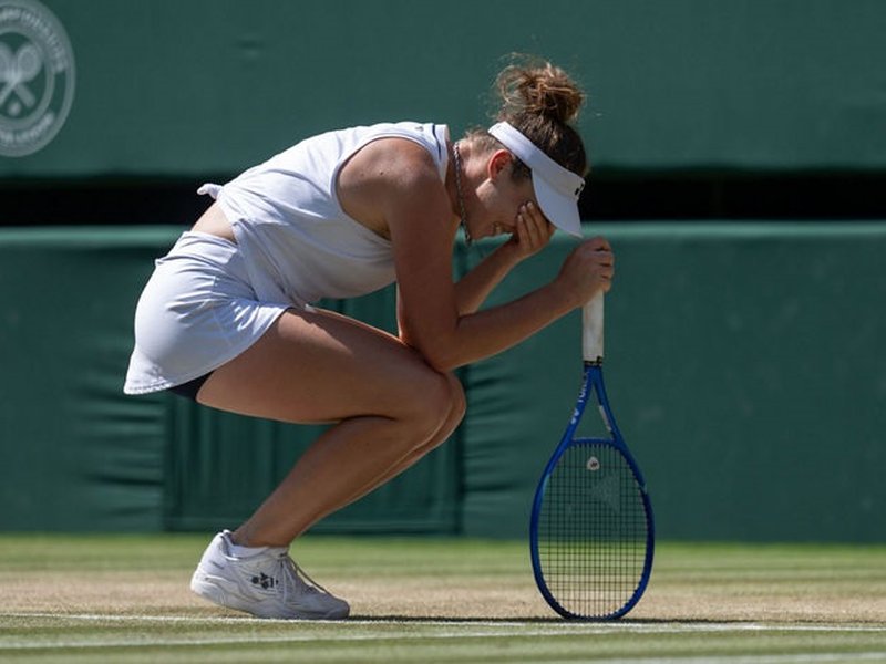  Noskova storms into first Grand Slam semis, to meet Kostyuk next