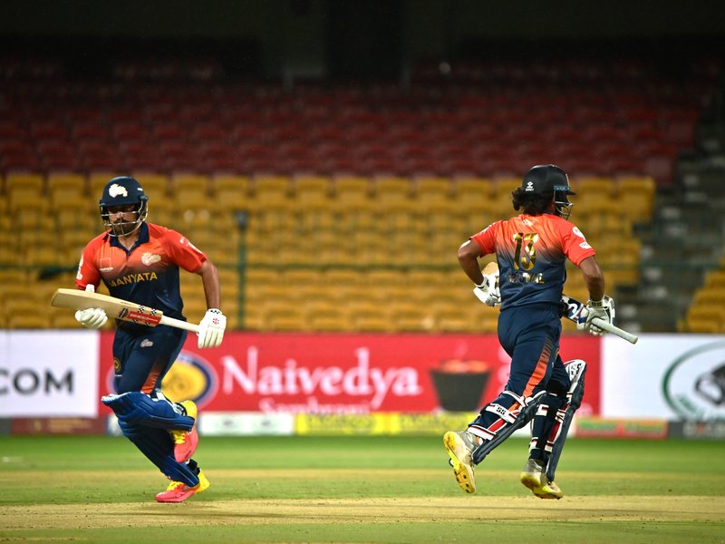 Karun Nair powers Coastal Kings Mangaluru to thrilling win over Gulbarga Mystics in the final league match of the Maharaja Trophy KSCA T20 tournament at the M. Chinnaswamy Stadium in Bengaluru on Wednesday. Photo credit: KSCA