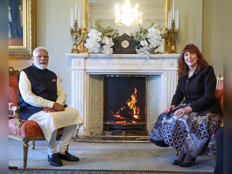 PM Modi meets Victoria Governor, discusses growing educational ties