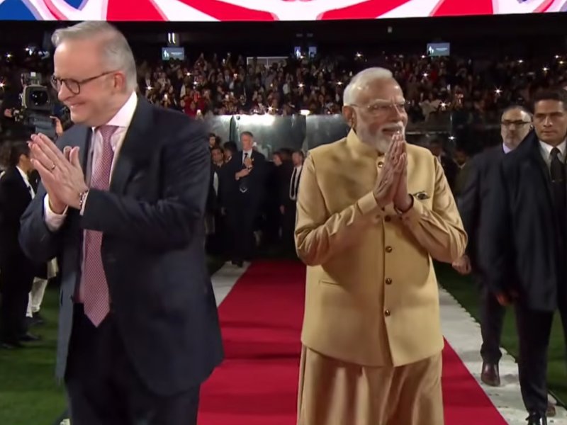 Massive Melbourne reception for PM Modi bowls over Albanese, Victorian Premier