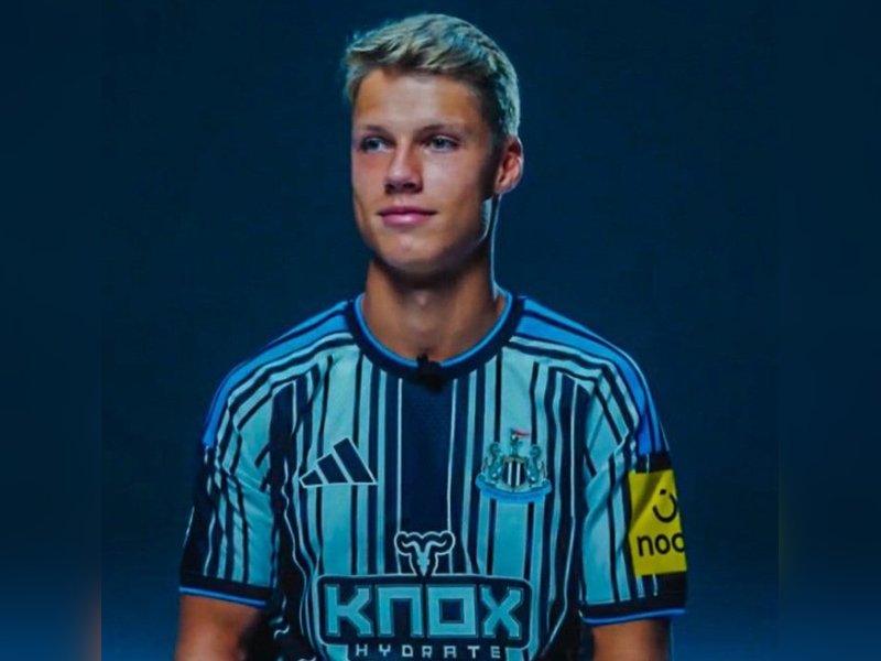 Newcastle United sign Dutch midfielder Sean Steur from Ajax on a five-year deal in Newcastle United. Photo credit: Ajax/X