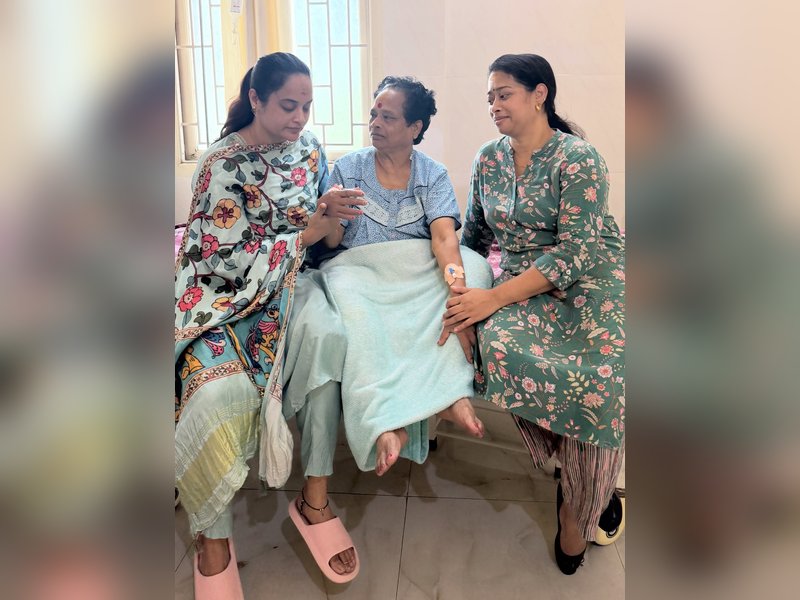 Suja Varunee tells mom: It is our turn to take care of you! (Photo Credit: Suja Varunee/Instagram)