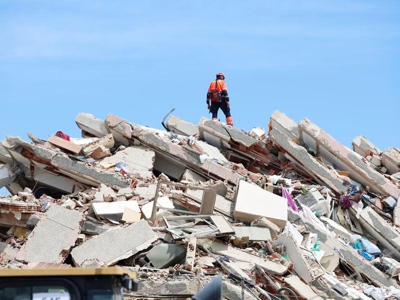 Venezuela quake death toll rises to 4,333