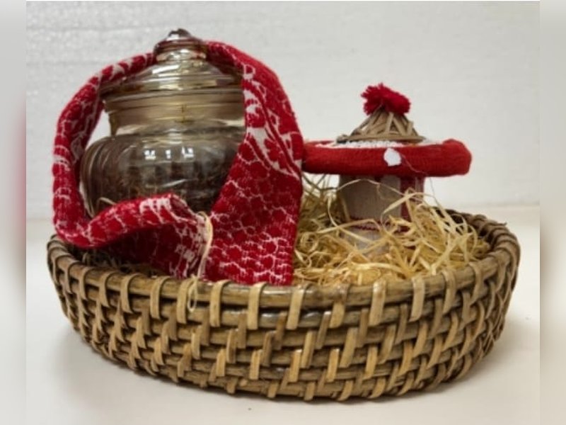PM Modi presents rare tea, handicrafts, decoratives to Indonesia's President during visit
