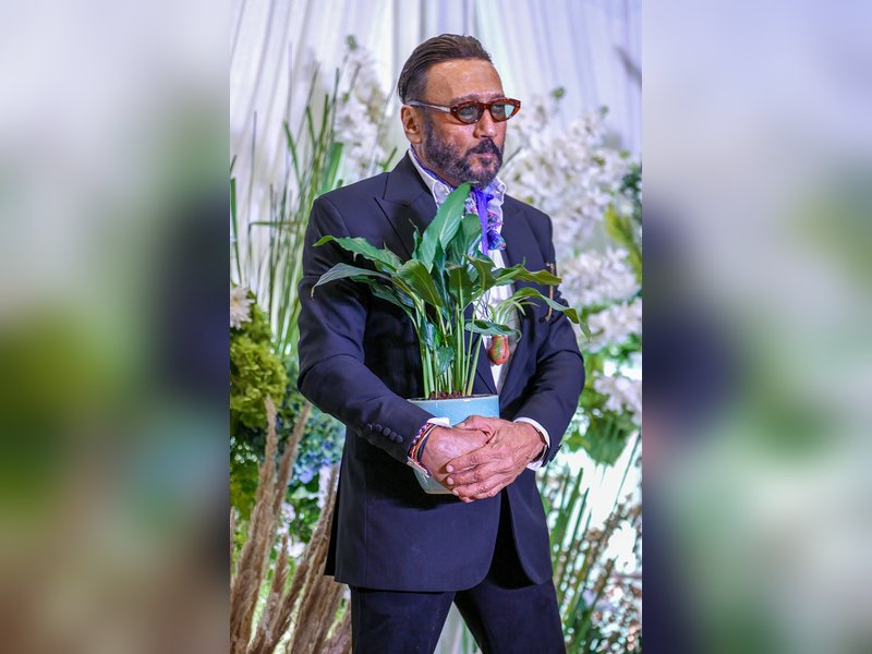 Jackie Shroff applauds set construction workers, calls them the real backbone of cinema