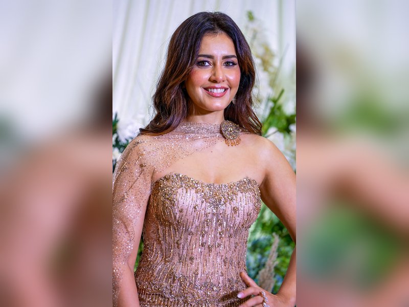 Raashii Khanna gushes about receiving special gift from Rajinikanth