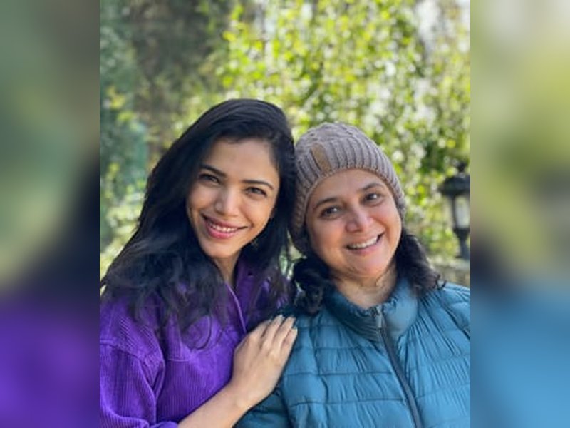Shriya Pilgaonkar, Supriya Pilgaonkar plant 1,500 saplings to create a mini forest for birds