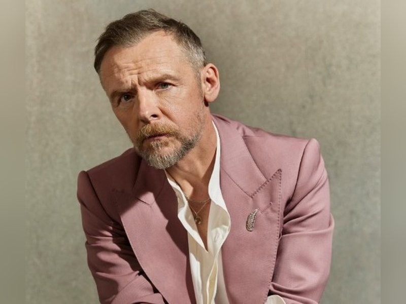 Simon Pegg says his friendship with Tom Cruise helped him cope with fame