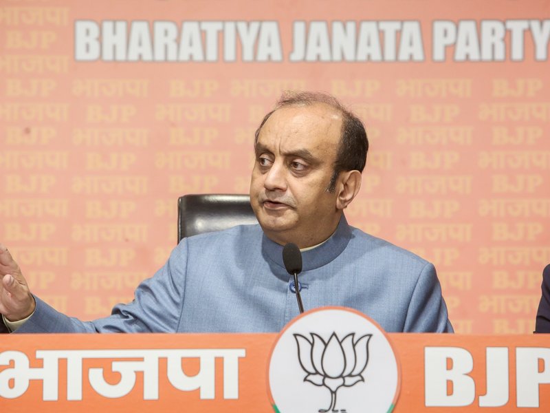 New Delhi: BJP National Spokesperson Sudhanshu Trivedi addresses a press conference at the BJP head office in New Delhi on Saturday, December 27, 2025. (Photo: IANS/Prem Nath Pandey)