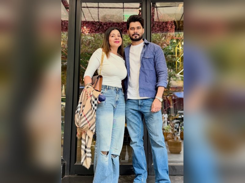 Sambhavna Seth marks 10 years of marriage with Avinash Dwivedi, celebrates journey to parenthood