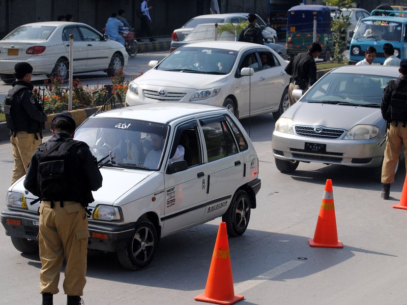 Pakistan police arrests 13 Afghan doctors and one medical student in Punjab