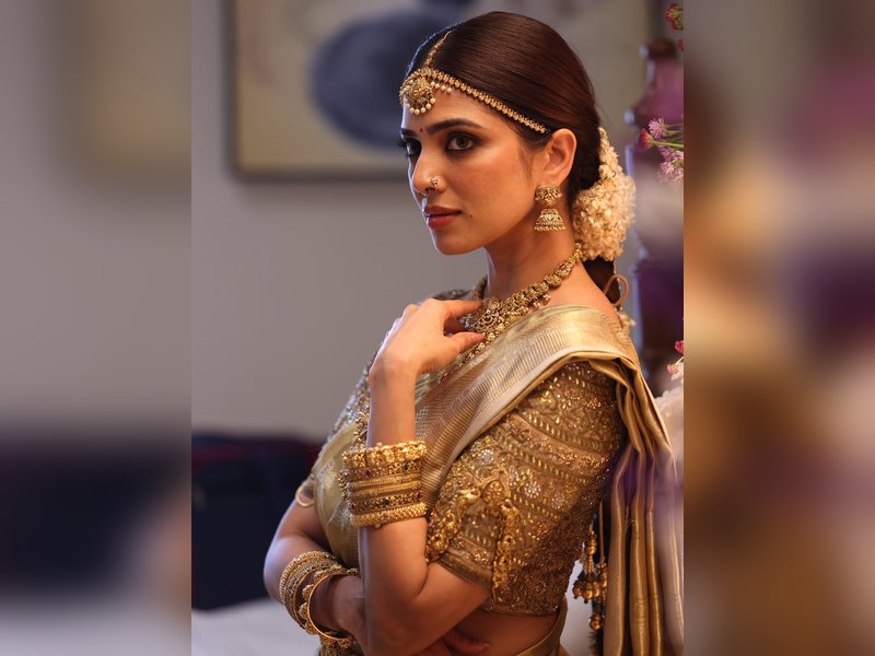 Malavika Mohanan shares first look from 'Idhayam Murali', says working with Fahadh Faasil 'felt like being back in college'