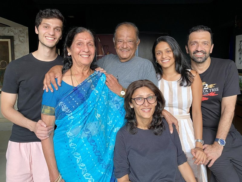 ‘Neerja’ producer Atul Kasbekar mourns the demise of his father: You will be forever loved’