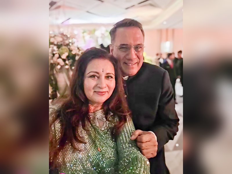 Boman Irani sings 'Noorie' for Poonam Dhillon, actress says ‘nobody like him’