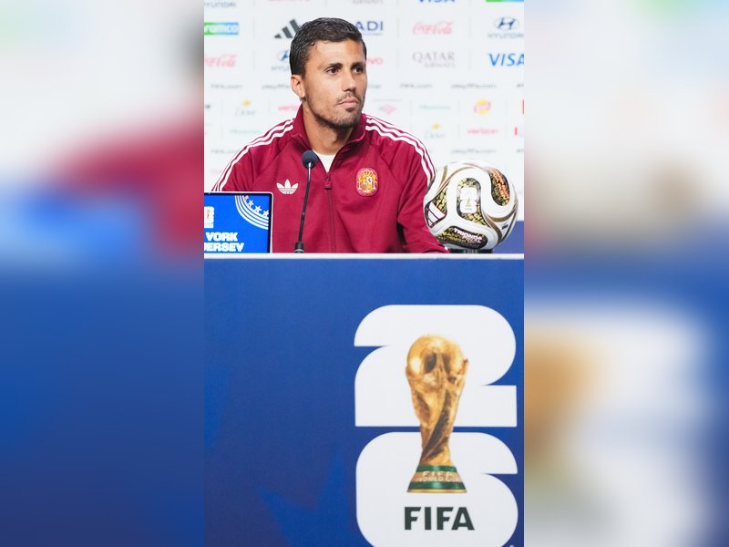 ‘Anything can happen’: Maresca refuses to rule out Rodri exit from Man City (Credit: Instagram/Enzo Maresca)