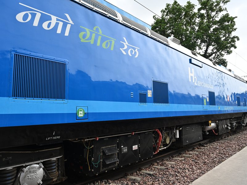 India targets 5 million metric tonnes annual green hydrogen production capacity by 2030