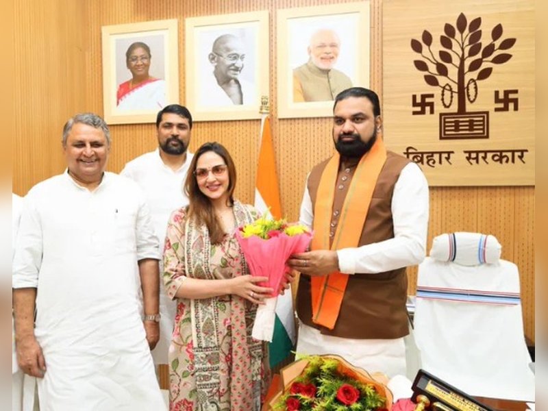 Hema Malini shares glimpse of daughter Esha Deol’s meeting with Bihar CM