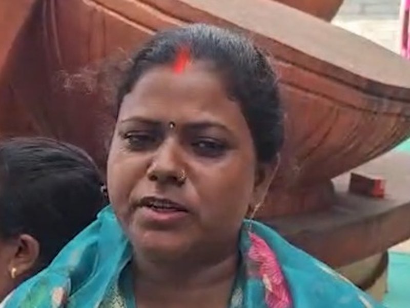 नक्सल प्रभावित चुरचू में महिलाओं की बदली तकदीर, लाह की चूड़ियां बनाकर बन रहीं 'लखपति दीदी'