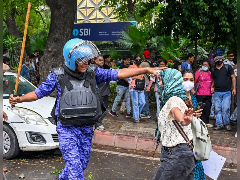 Female student injured in Jantar Mantar protest conscious, responding to commands: RML Hospital