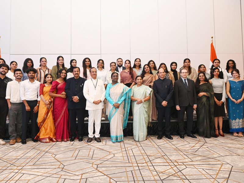 President Murmu appreciates Indian community's role in strengthening friendship with Moldova