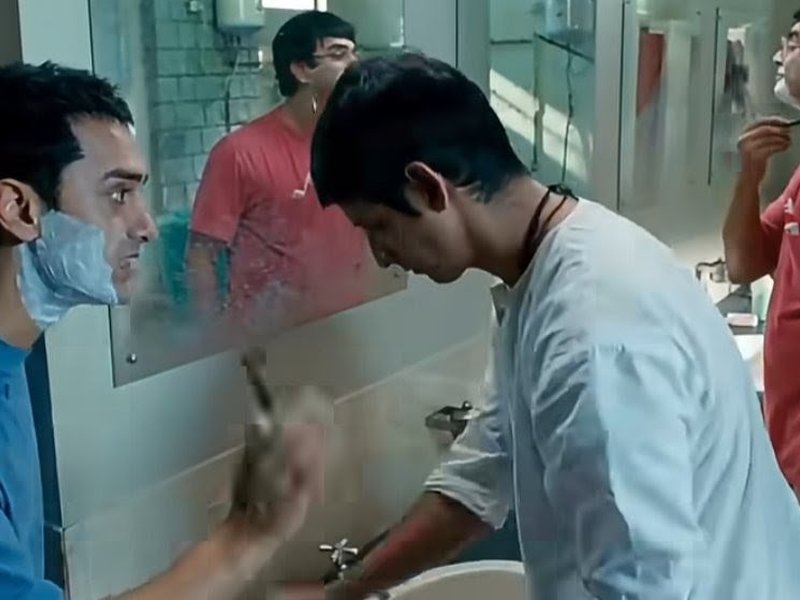 ‘3 Idiots’ not re-releasing in cinemas, clarifies producer Vidhu Vinod Chopra