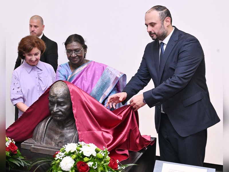 President Murmu, North Macedonia counterpart unveil Mahatma Gandhi's bust at Skopje Museum 