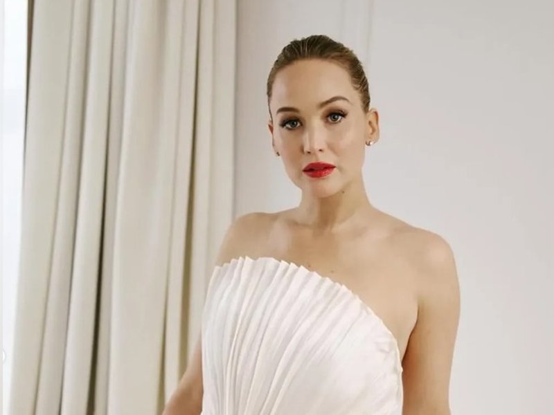 When Jennifer Lawrence was put in jail for 5 hours over visa irregularity