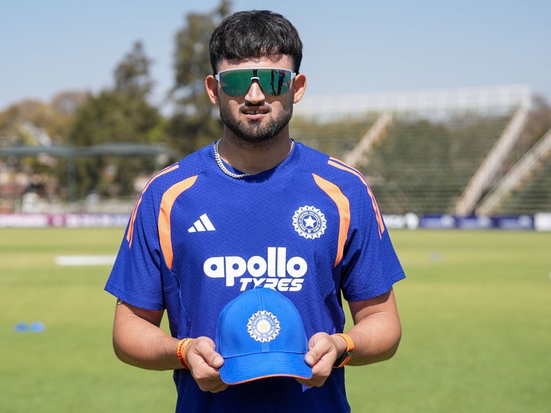 1st T20I: Ashok handed debut as India opt to bowl against Zimbabwe
