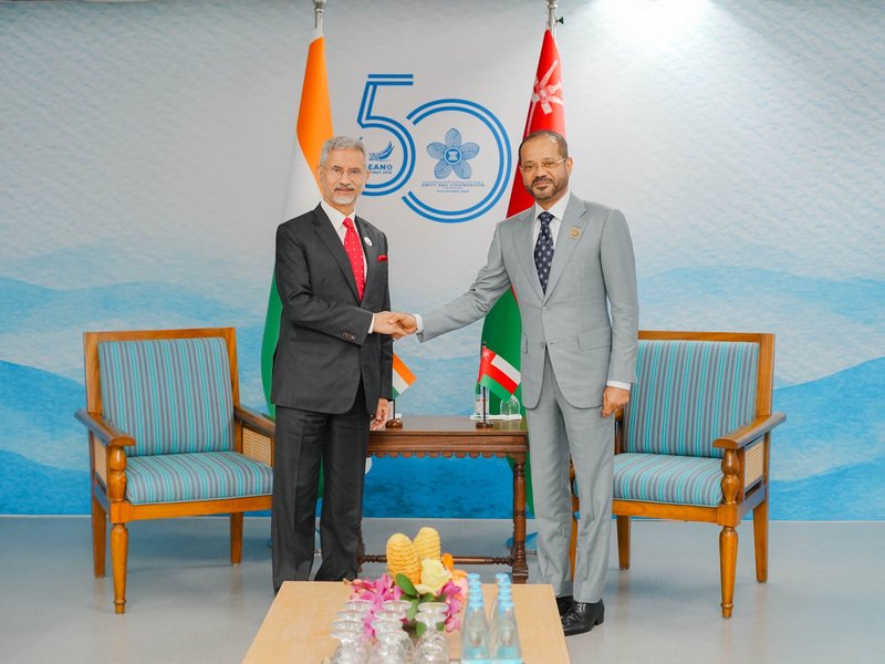 EAM Jaishankar meets counterparts from Netherlands, Oman in Manila 