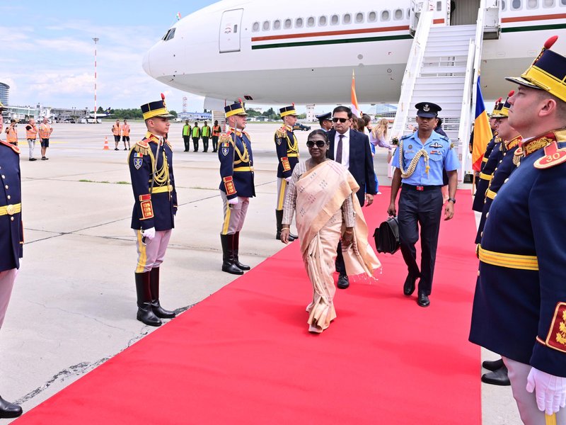 President Mumu arrives in Bucharest on last leg of three-nation visit
