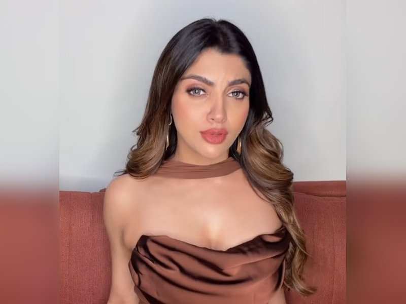 Akansha Puri claims actors being offered money to be part of protest rallies