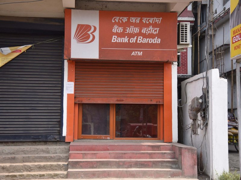 एकमुश्त 5,680 करोड़ रुपए के घाटे से बैंक ऑफ बड़ौदा का पहली तिमाही का मुनाफा 72 प्रतिशत लुढ़का, एनआईआई में 9.5 प्रतिशत की बढ़ोतरी