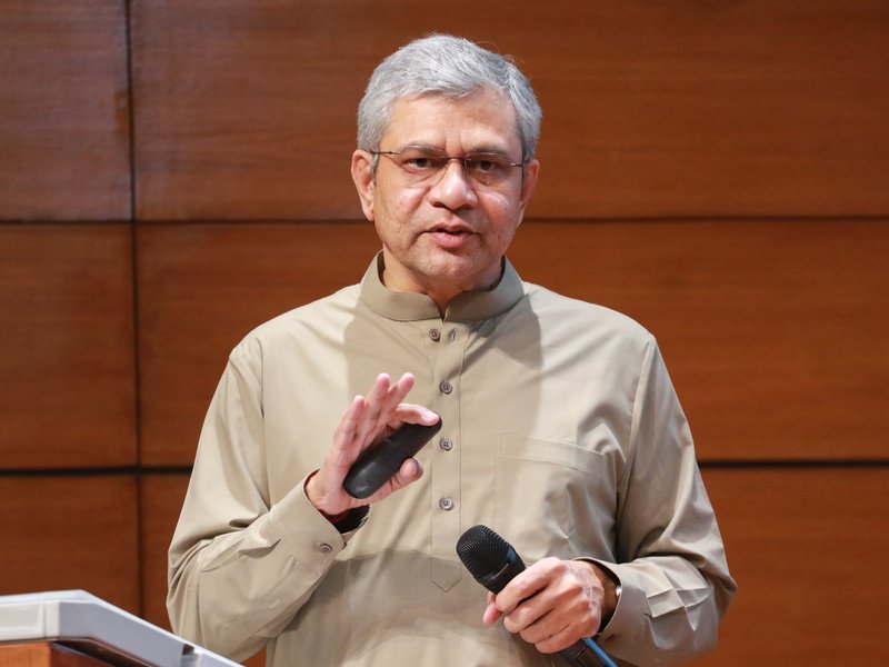 भारतीय रेलवे में 2014 के बाद 5.56 लाख लोगों को मिली नौकरी, 2024-25 में 4.5 करोड़ अभ्यर्थियों ने दी परीक्षा: अश्विनी वैष्णव
