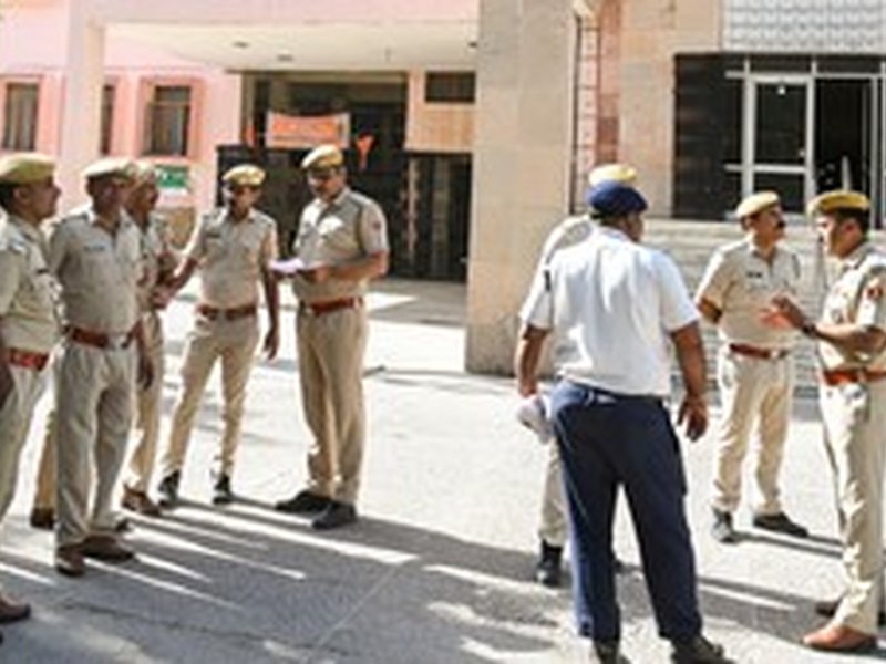 जयपुर के स्पा सेंटरों पर एफआरआरओ की कार्रवाई, पांच देशों की नौ महिलाओं को वापस भेजा गया