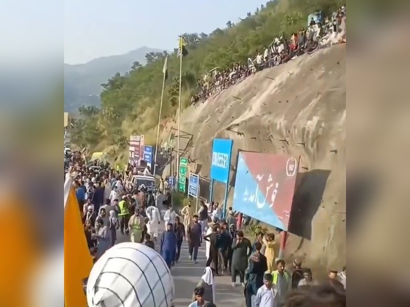 One killed, several injured as violence, rigging claims overshadow PoK polls
