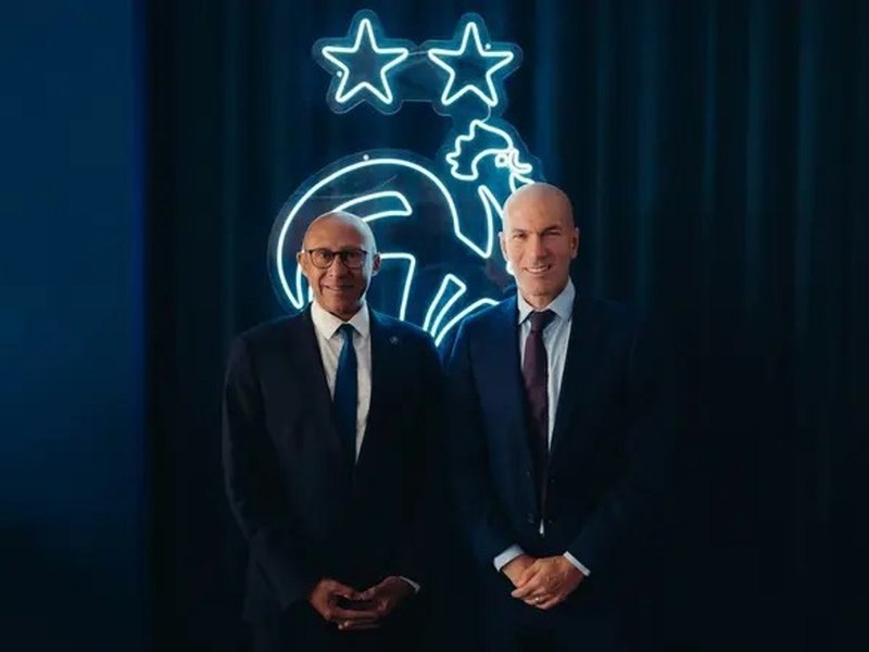 France unveil Zinedine Zidane as new head coach