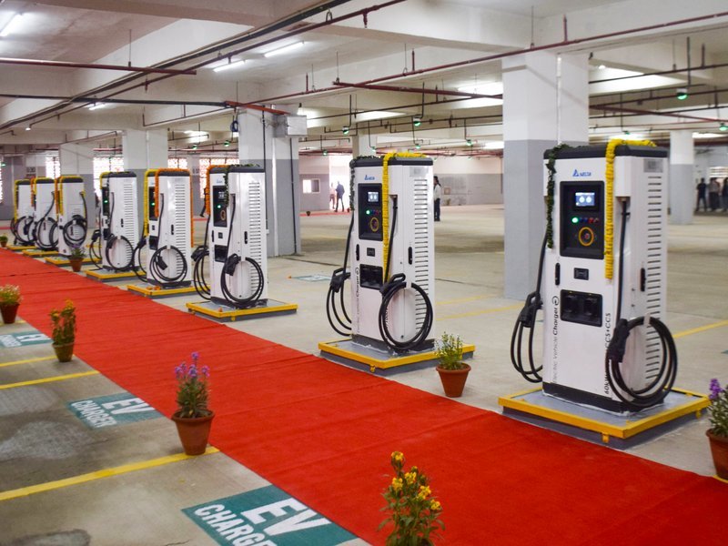 ऑटो-पीएलआई योजना में हुआ 44,000 करोड़ रुपए से अधिक का निवेश, पश्चिम बंगाल में 463 ईवी चार्जिंग स्टेशन चालू: सरकार