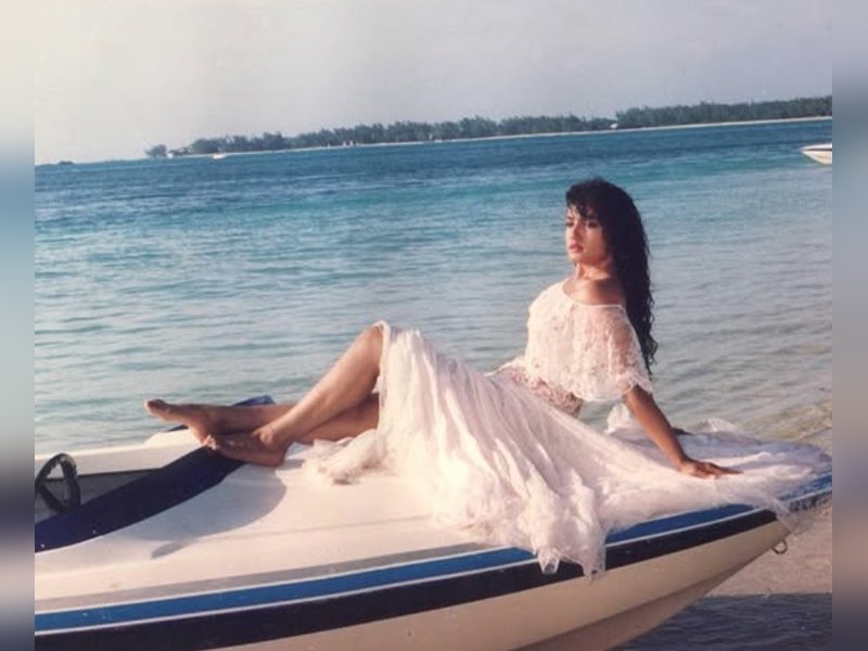 Raveena Tandon celebrates 31 years of ‘Zamaana Deewana’ co-starring SRK