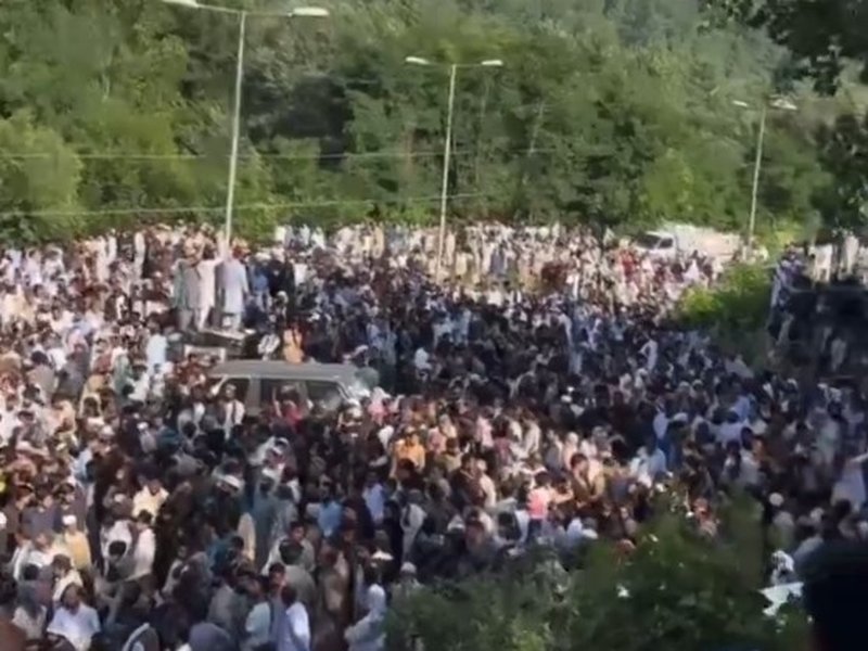 Rights group urges Pakistan to restore communications in PoK