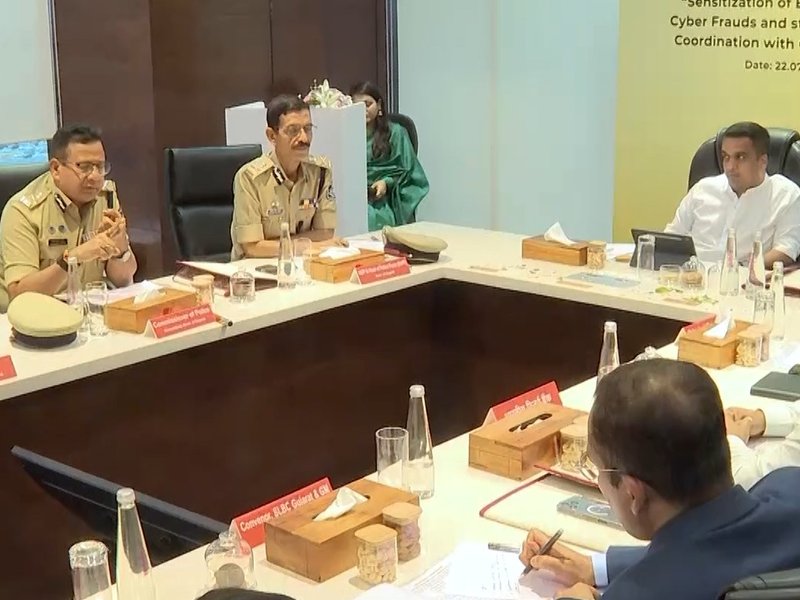 गुजरात पुलिस की 'ऑपरेशन सेफ साइबर स्पेस', महिलाओं और बच्चों को ऑनलाइन फ्रॉड के प्रति कर रही जागरूक 